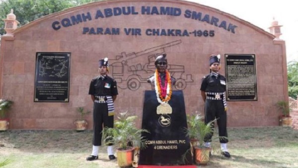 जीप में बैठकर ही ध्वस्त कर दिए थे पाकिस्तानी टैंक जीप में बैठकर ही ध्वस्त कर दिए थे पाकिस्तानी टैंक