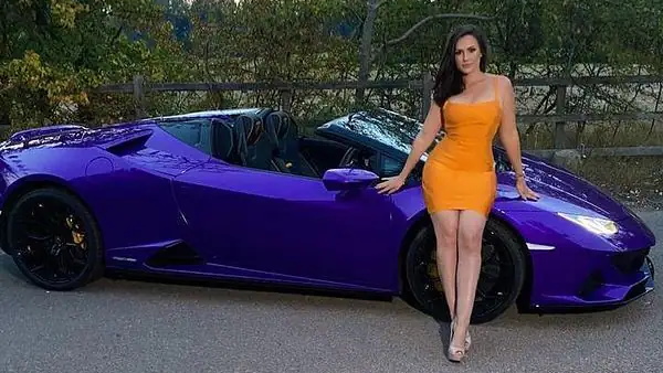 वीडियो और फोटो के दीवाने हैं फैंस