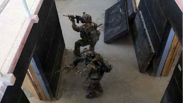 प्रांतों की राजधानी तालिबान की पकड़ से दूर प्रांतों की राजधानी तालिबान की पकड़ से दूर