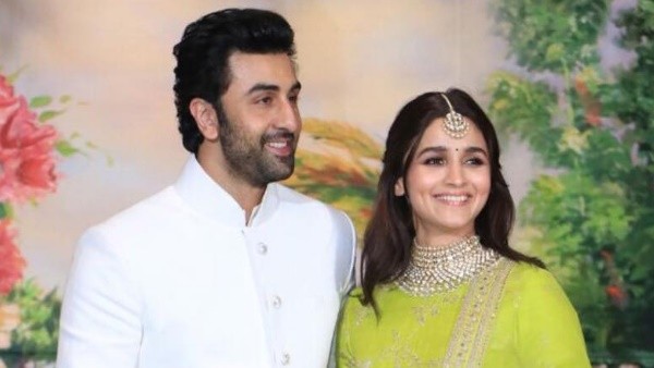 बैंक्वेट हॉल में एक साथ आ सकते हैं 40-50 लोग बैंक्वेट हॉल में एक साथ आ सकते हैं 40-50 लोग