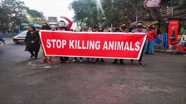 लोग देते हैं धमकी 