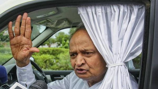 अजय माकन हर विधायक से करेंगे बात