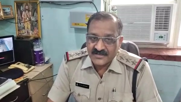  पुलिस ने दर्ज की शिकायत