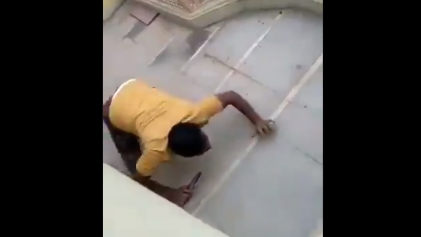 वीडियो देख लोगों की छूटी हंसी वीडियो देख लोगों की छूटी हंसी