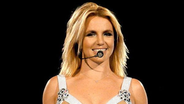 ब्रिटनी को कोर्ट के बाहर मिला काफी सपोर्ट 