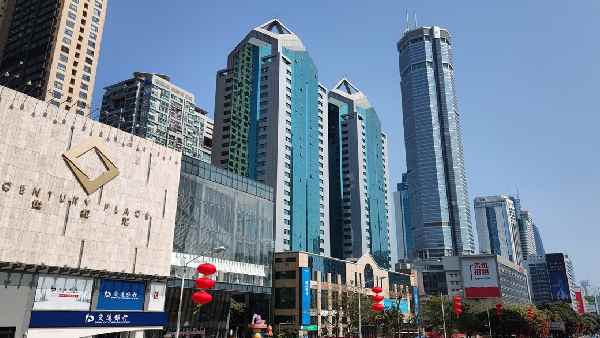 300 मीटर ऊंची इमारत हिलने लगी थी