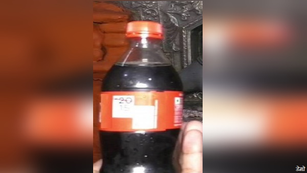 Gujarat: Policeman looted thousands rupees from a youth who was drinking cold drink