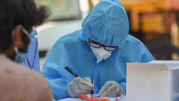 क्या वैक्सीन से बच निकलने में सक्षम?