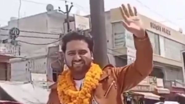 बिना मास्क खुली कार में निकले दानिश
