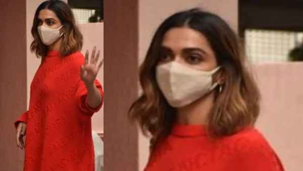 ओवरसाइज्ड स्वेटर में इस लुक में आईं नजर 