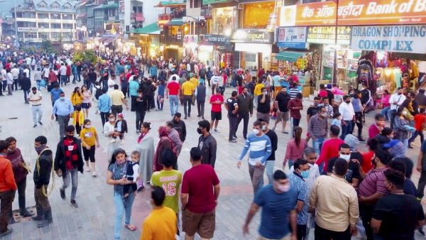 जून से अब तक सात लाख लोग आए जून से अब तक सात लाख लोग आए