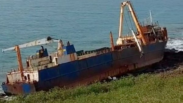 अटलांटिक महासागर में इंजन खराब