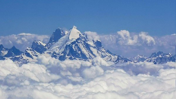 हिमालय पर्वतमाला में भी तेजी से पिघल रहे ग्लेशियर हिमालय पर्वतमाला में भी तेजी से पिघल रहे ग्लेशियर