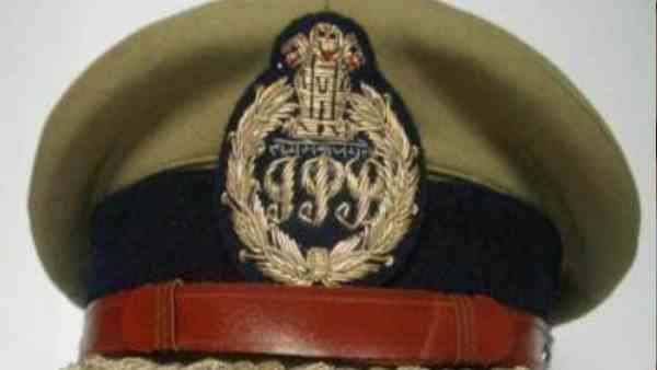 लगातार रही हैं सुर्खियों में