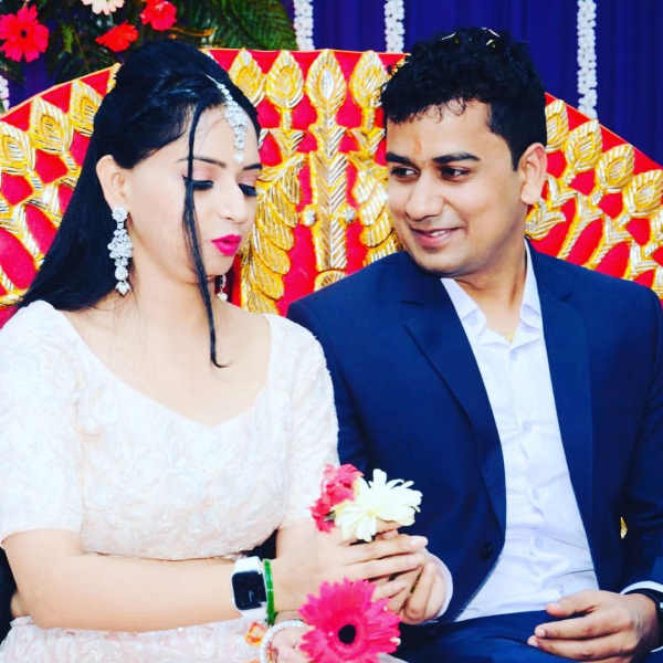  आईएएस विकल्प भारद्वाज से की शादी