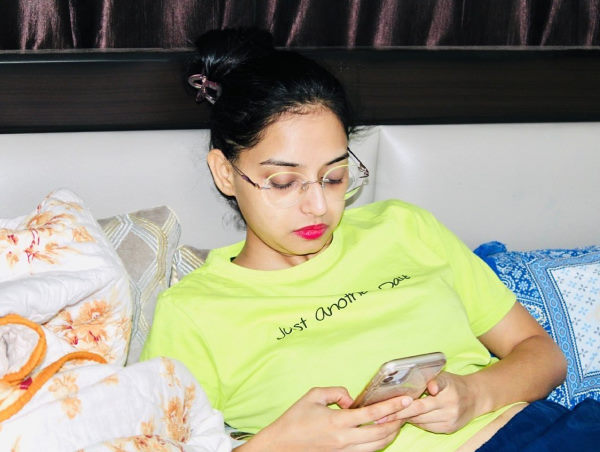 रिसेप्शनिस्ट का काम करके निकाला खर्च