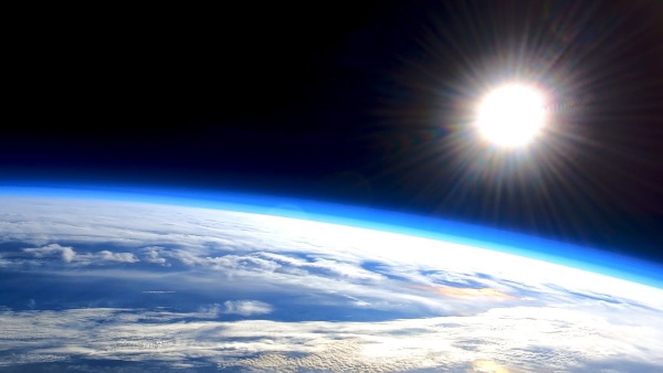 स्काईवॉचर्स के लिए बेहद खास पल स्काईवॉचर्स के लिए बेहद खास पल