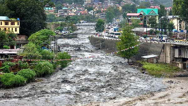 हिमाचल प्रदेश में जारी है बारिश का सितम हिमाचल प्रदेश में जारी है बारिश का सितम