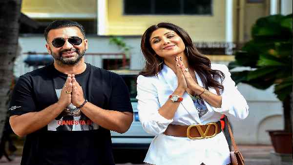 पोर्न, सॉफ्ट पोर्न या बोल्ड फिल्म में उलझाने की चाल?