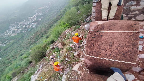 सुबह सात बजे से सर्च ऑपरेशन