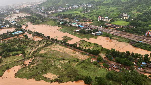 भारी बारिश और बाढ़ की वजह से मुंबई में दूध की सप्लाई ठप