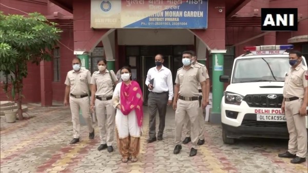 महिला से लिए थे डेढ़ लाख रुपए