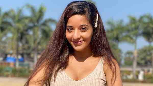 एलबम से की थी मोनालिसा ने शुरूआत एलबम से की थी मोनालिसा ने शुरूआत