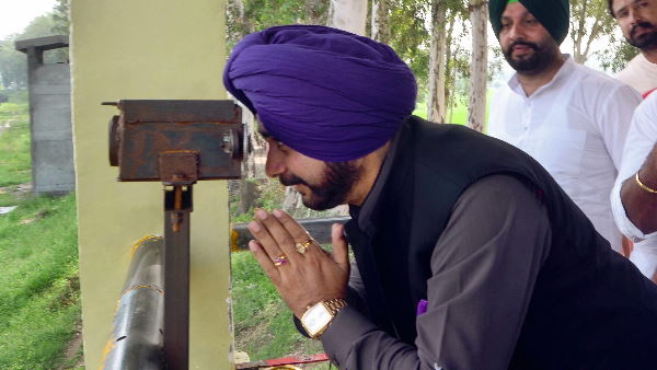 सिद्धू-अमरिंदर के बीच कैसे पलटा पासा