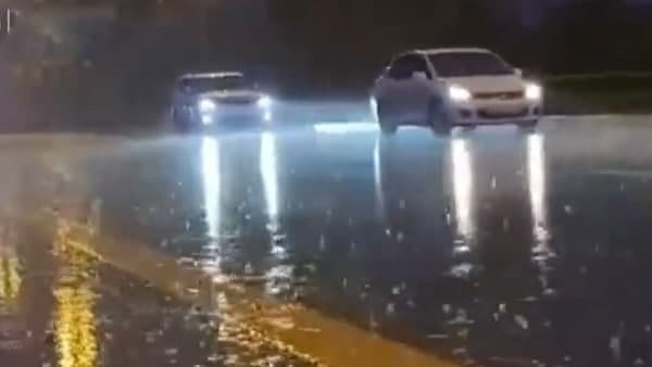 दुबई में ड्रोन ने करवाई झमाझम बारिश 