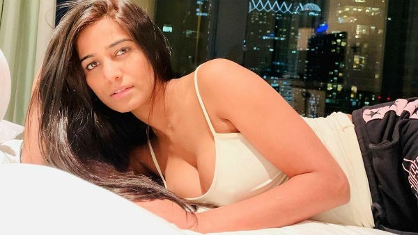 अश्लील फोन, मैसेज आते थे अश्लील फोन, मैसेज आते थे