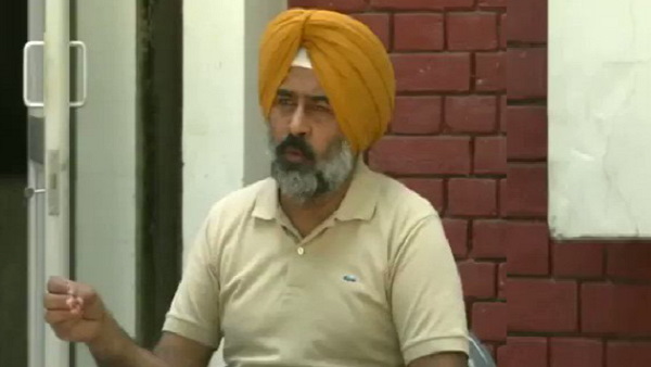 Navjot Singh Sidhu is to be crowned as the new President of Punjab Congress, but No photos of CM Amarinder singh in Sidhus congratulatory boards Navjot Singh Sidhu is to be crowned as the new President of Punjab Congress, but No photos of CM Amarinder singh in Sidhus congratulatory boards