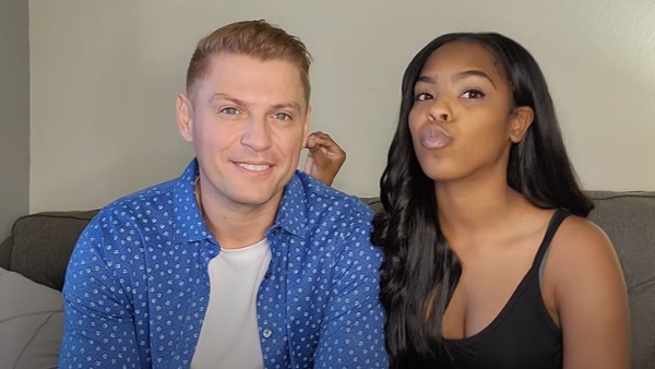 अपने से दोगुनी उम्र के लड़के से हुआ प्यार