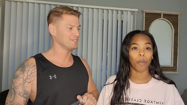 डेट करने के 3 हफ्ते बाद हुआ उम्र का खुलासा