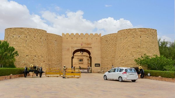 जैसलमेर के डेढ़ा गांव में चमत्कारी तालाब!