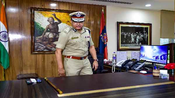 सीबीआई से निकलने के बाद भी बड़ी जिम्मेदारियां संभालीं