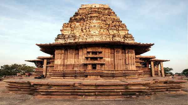 भारतीय शिल्पकला का अनोखा नमूना है रामप्पा मंदिर भारतीय शिल्पकला का अनोखा नमूना है रामप्पा मंदिर