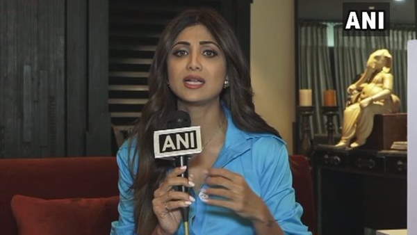 मीडिया के खिलाफ बॉम्बे हाईकोर्ट पहुंचीं हैं शिल्पा मीडिया के खिलाफ बॉम्बे हाईकोर्ट पहुंचीं हैं शिल्पा