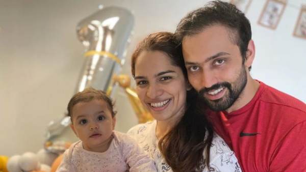 यूजर्स ने ऐसे लगाई क्लास