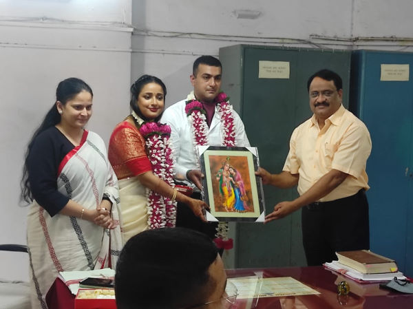  कोरोना महामारी के कारण टली थी शादी