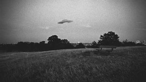 क्या UFO क्रैश होने से मर गया था एलियन ?