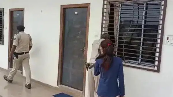 घर जाने के लिए मांगी थी छुट्टी