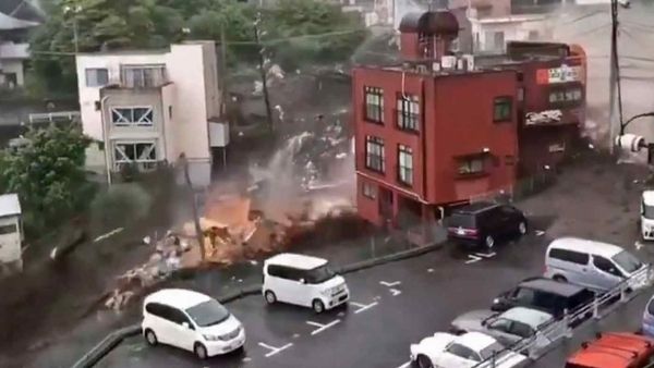 भयानक भूस्खलन से सनसनी