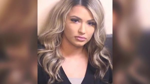 वर्दी में छेद करवाकर संबंध