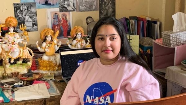 देवी-देवताओं के साथ तस्वीर देवी-देवताओं के साथ तस्वीर