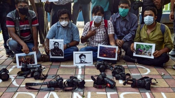 भारतीय जानकर उतारा मौत के घाट