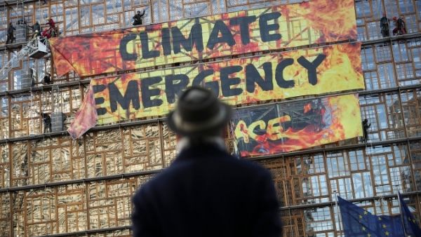 जहरीली गैस छोड़ने में चीन अव्वल