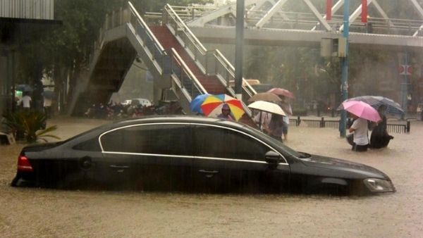 भयानक बारिश के बाद भीषण बाढ़