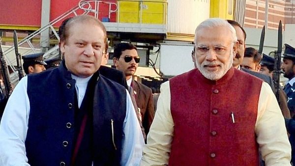 पाकिस्तान में मचा सियासी कोहराम पाकिस्तान में मचा सियासी कोहराम