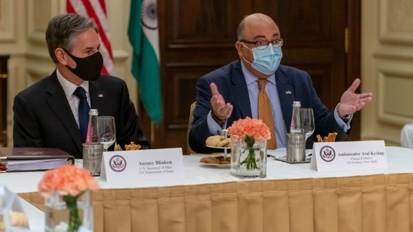 दलाई लामा के प्रतिनिधि से मुलाकात दलाई लामा के प्रतिनिधि से मुलाकात