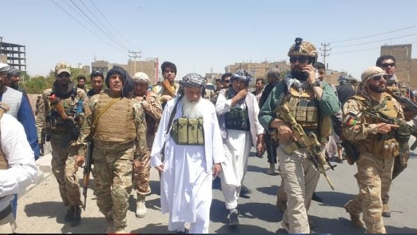 हजारों लोगों ने थामा इस्माइल का हाथ